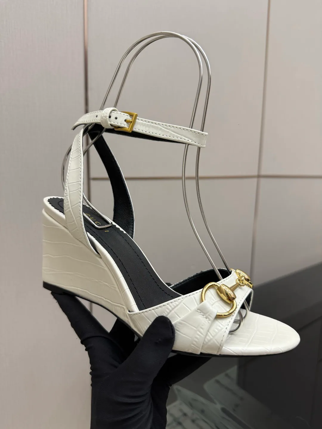 Women's Open-Toe Sandals GUCCI 18049070