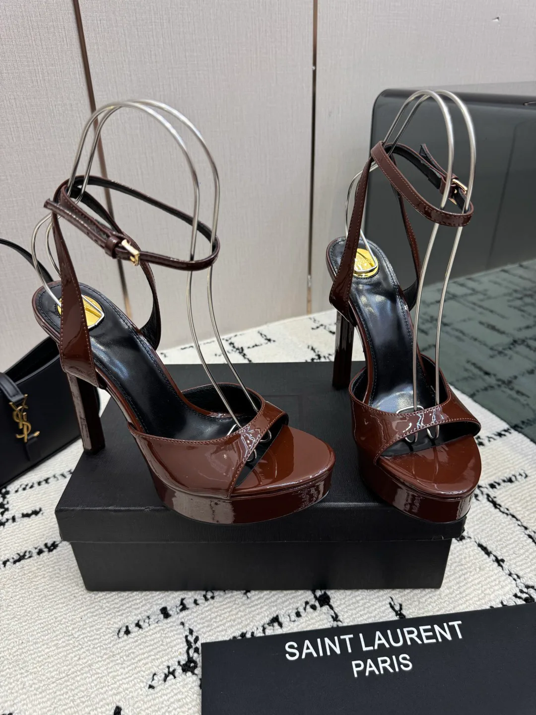 Women's Open-Toe Sandals SAINT LAURENT 18049020