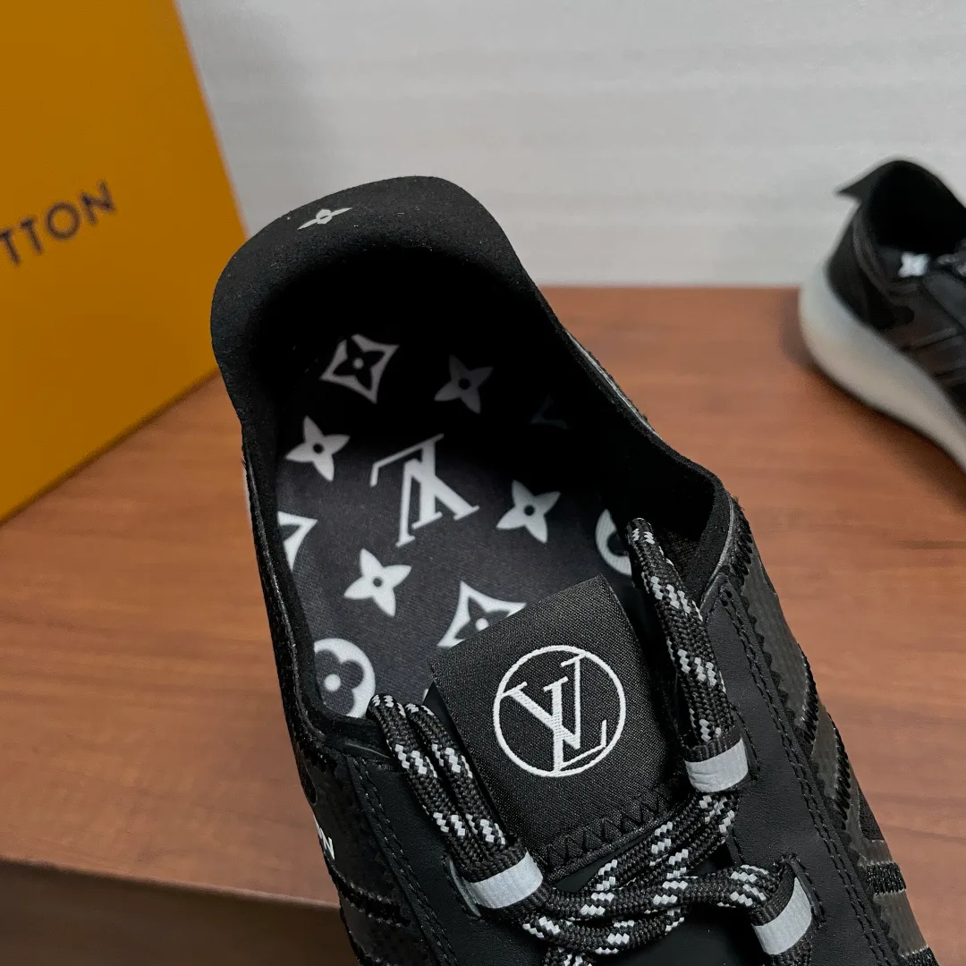 Men's Sneakers LOUIS VUITTON 17307266