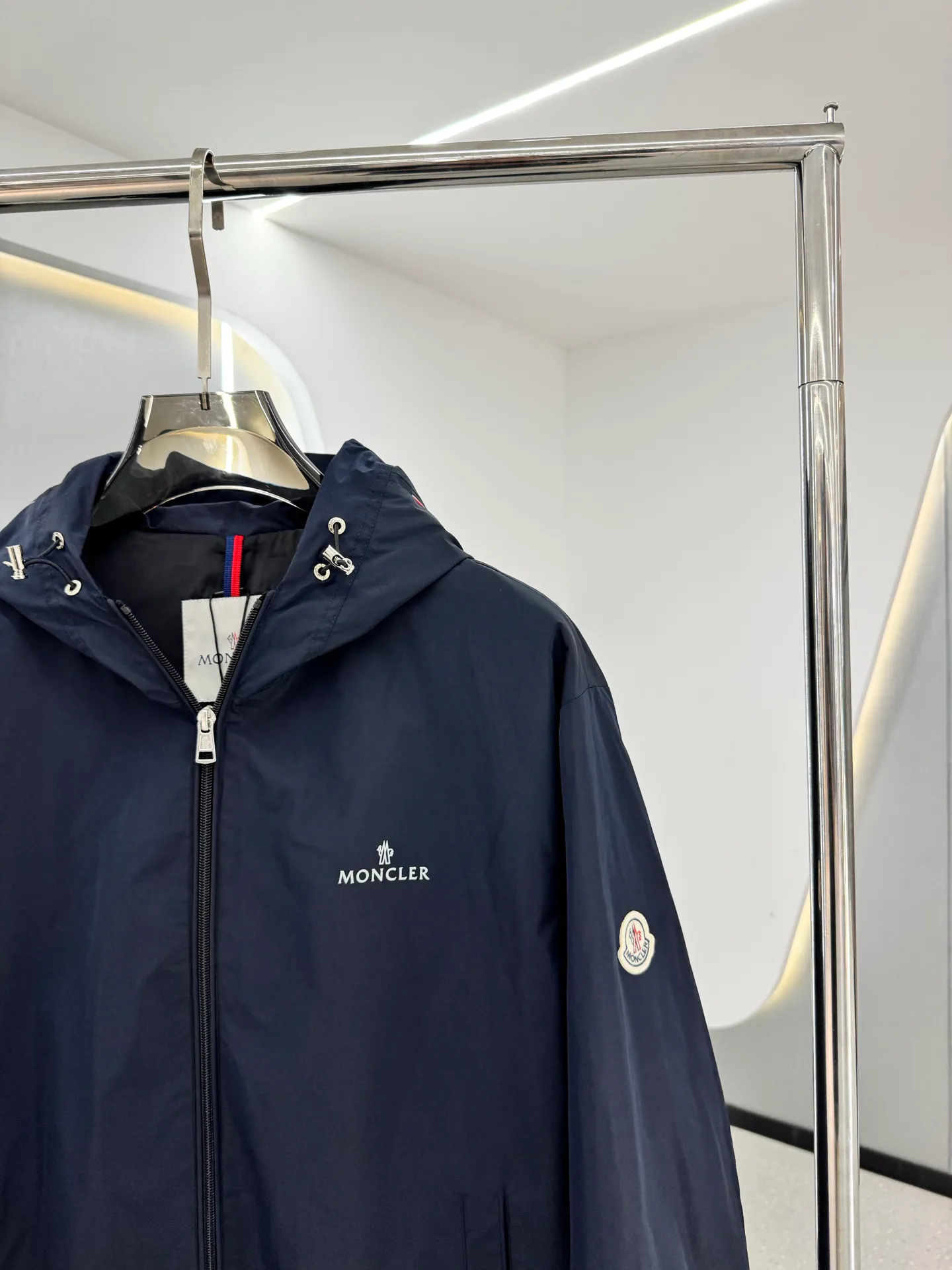 Men's Jackets And Down Jackets MONCLER 18510179