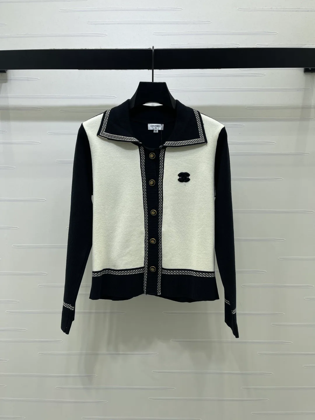Women's Jumpers And Sweaters CHANEL 18234183