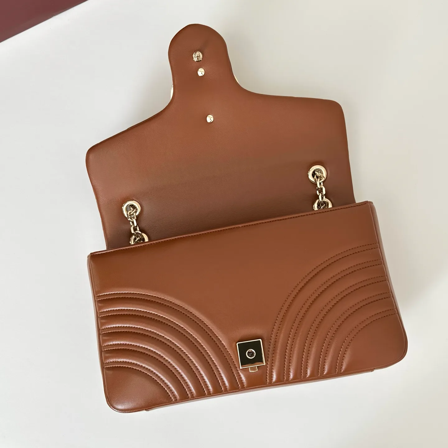 Классические Сумки Женские Gucci 18614576