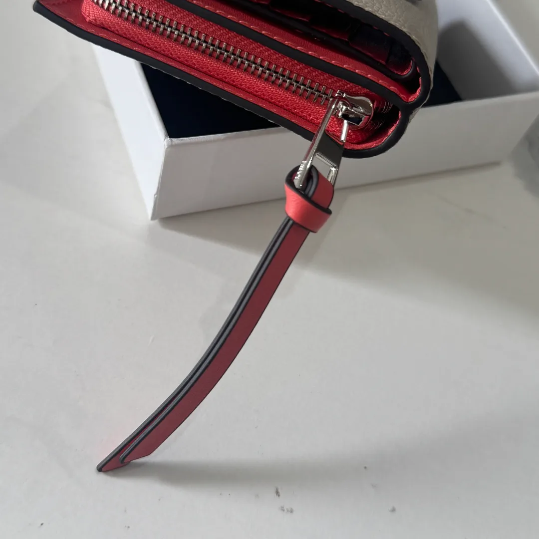 Women's Clutches LOEWE 17502812