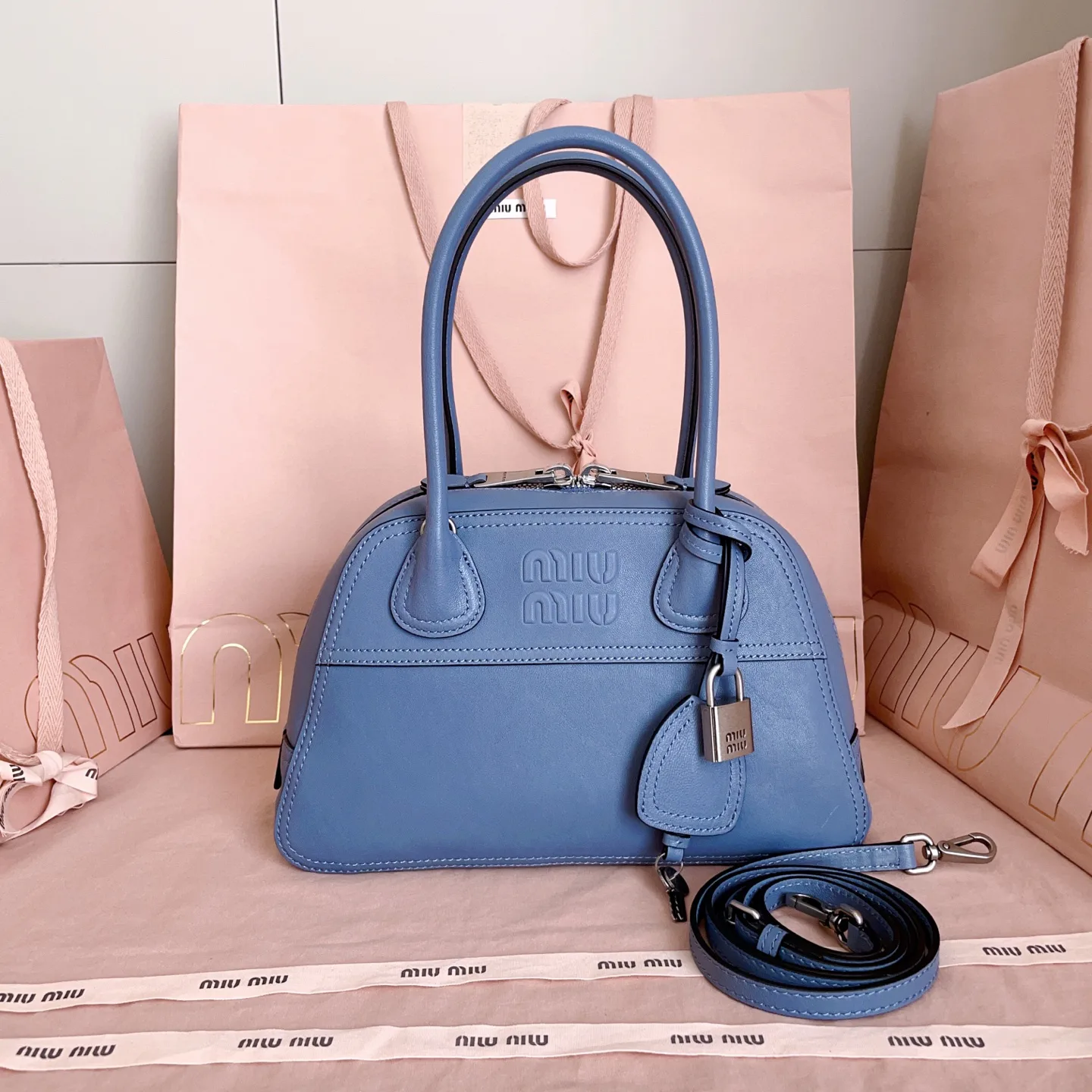 Классические Сумки Женские Miu Miu 18602457