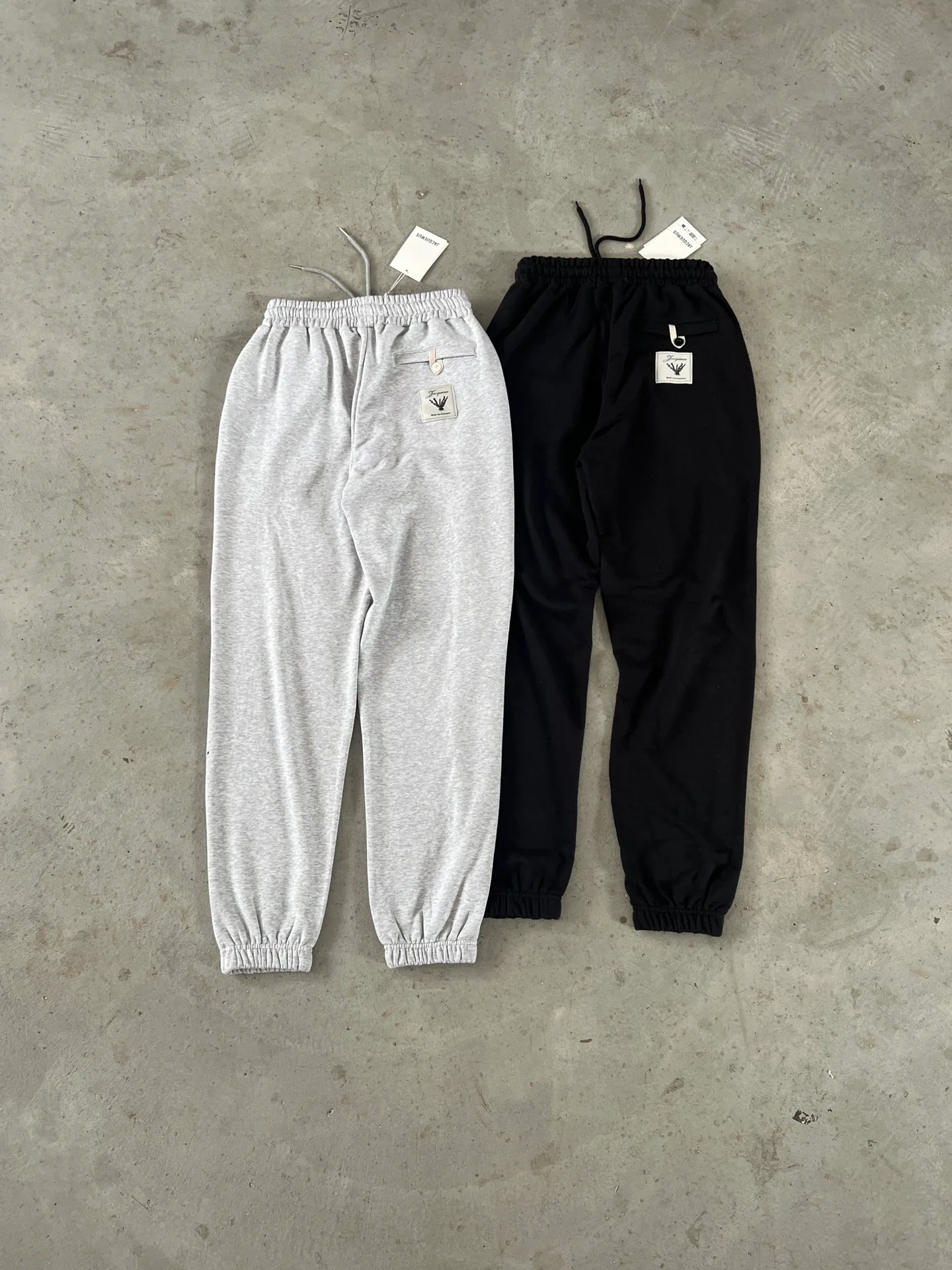 Women's Trousers JACQUEMUS 18212702
