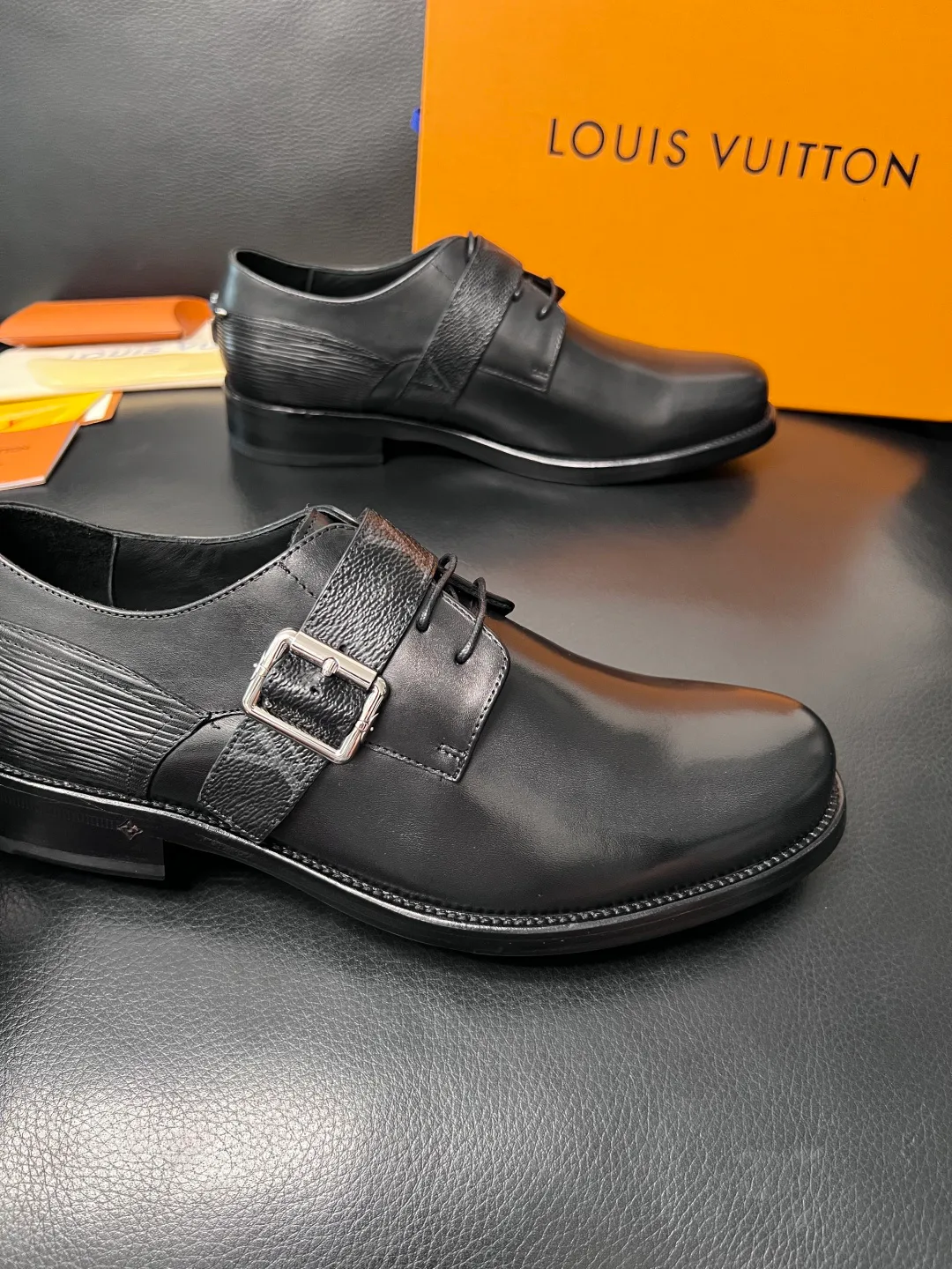 Men's Loafers And Dress Shoes LOUIS VUITTON 17835292