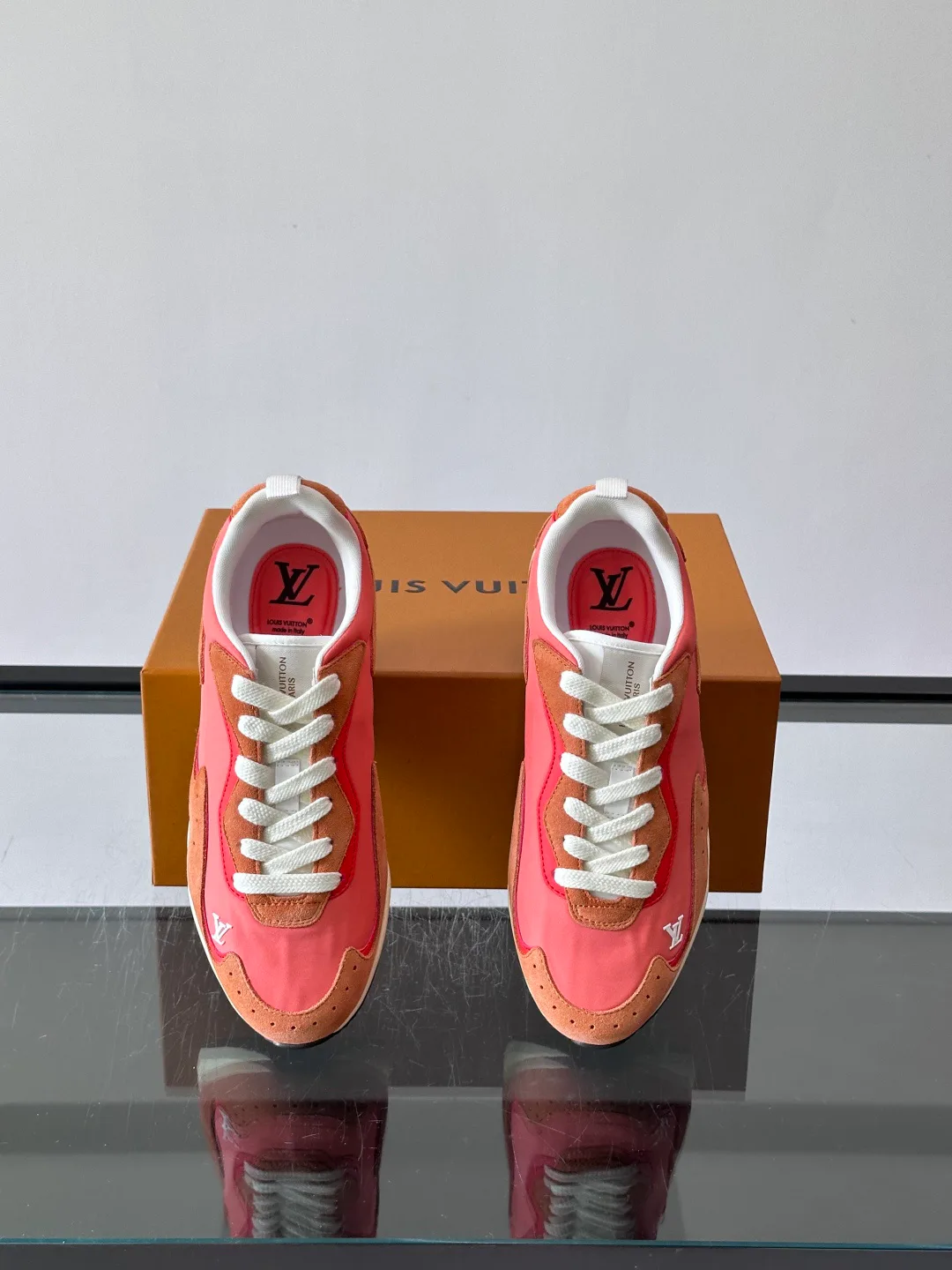 Women's Sneakers LOUIS VUITTON 17869455