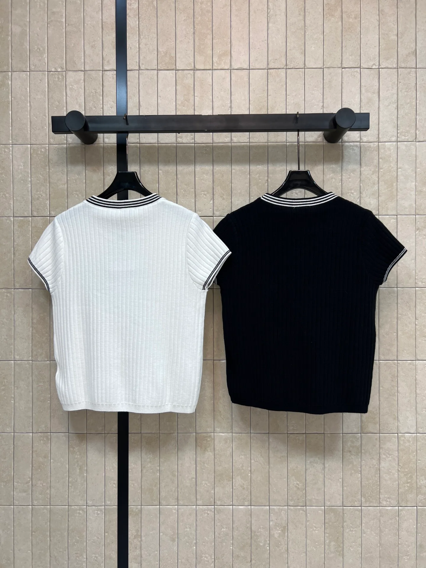 Women's T-Shirts CHANEL 17737714