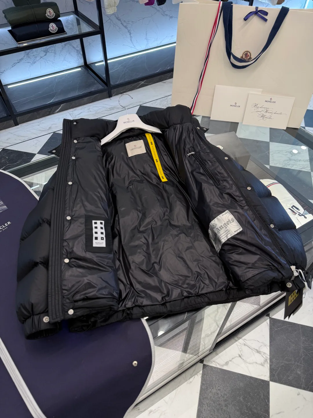 Women's Jackets And Down Jackets MONCLER 18007706