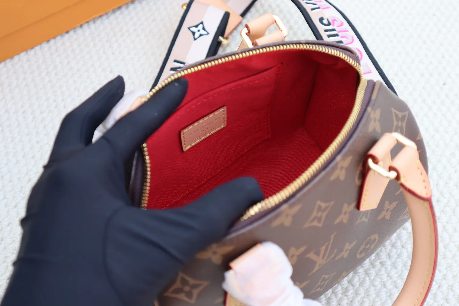 Women's Classic Handbags LOUIS VUITTON 18088970