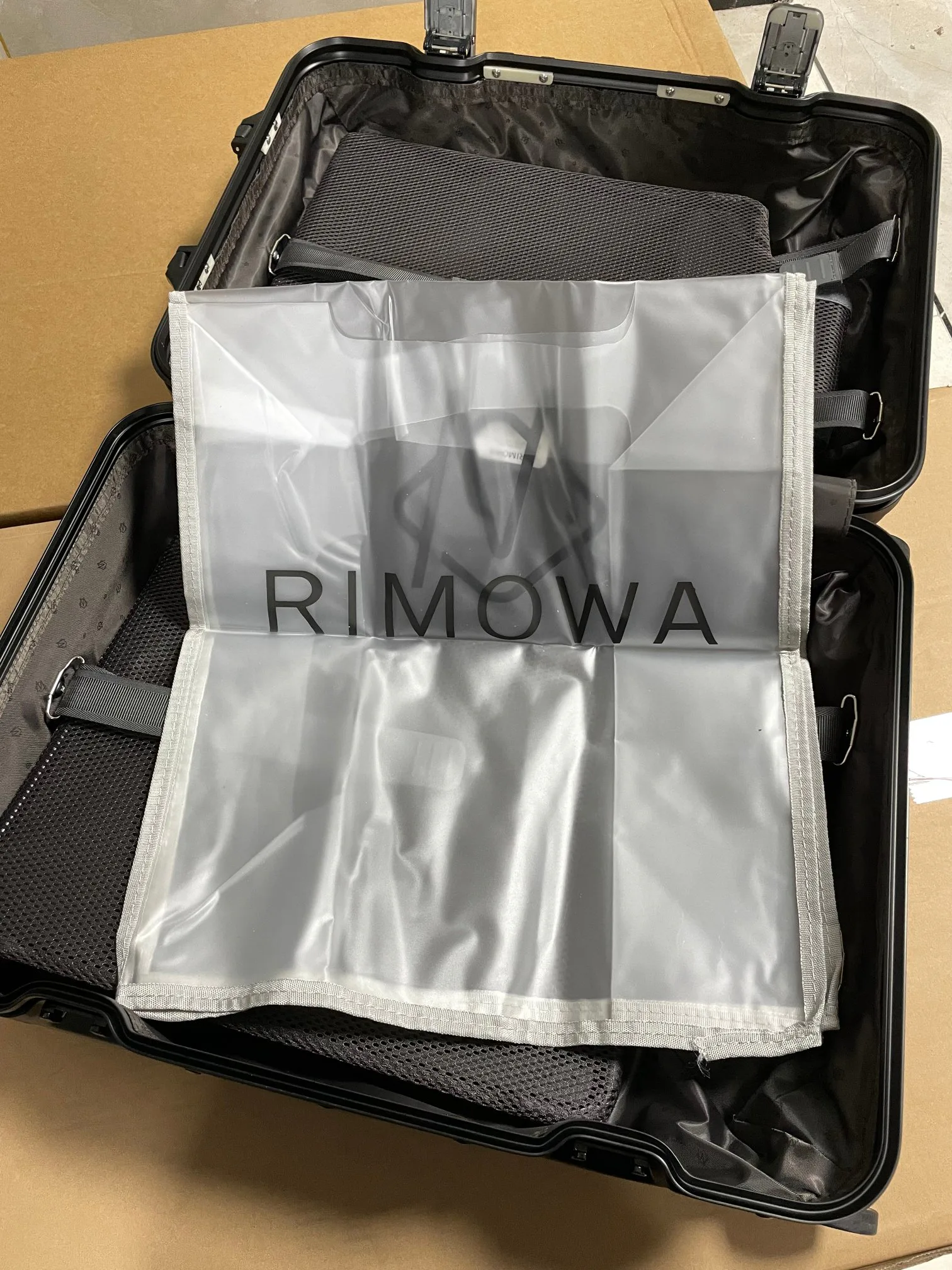 Suitcases RIMOWA 17365972