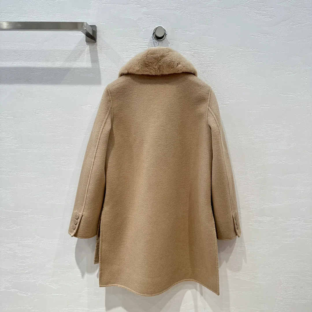 Women's Coats FENDI 18064293