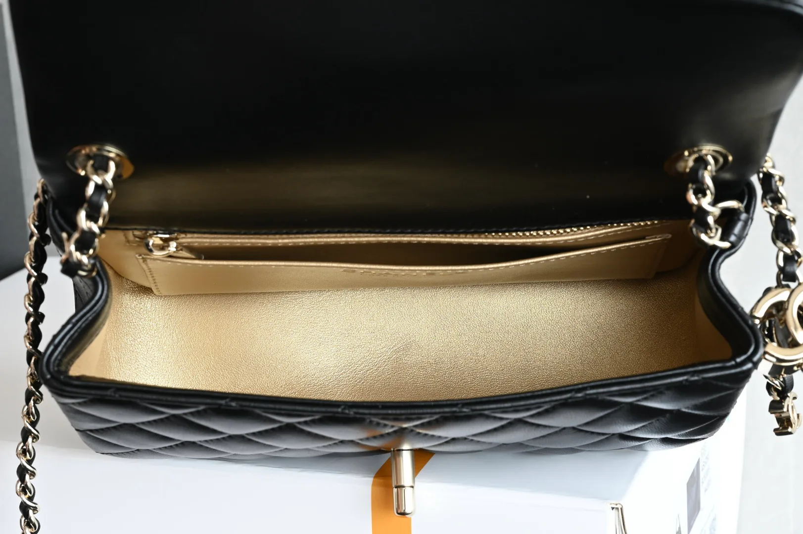 Women's Classic Handbags CHANEL 18476999