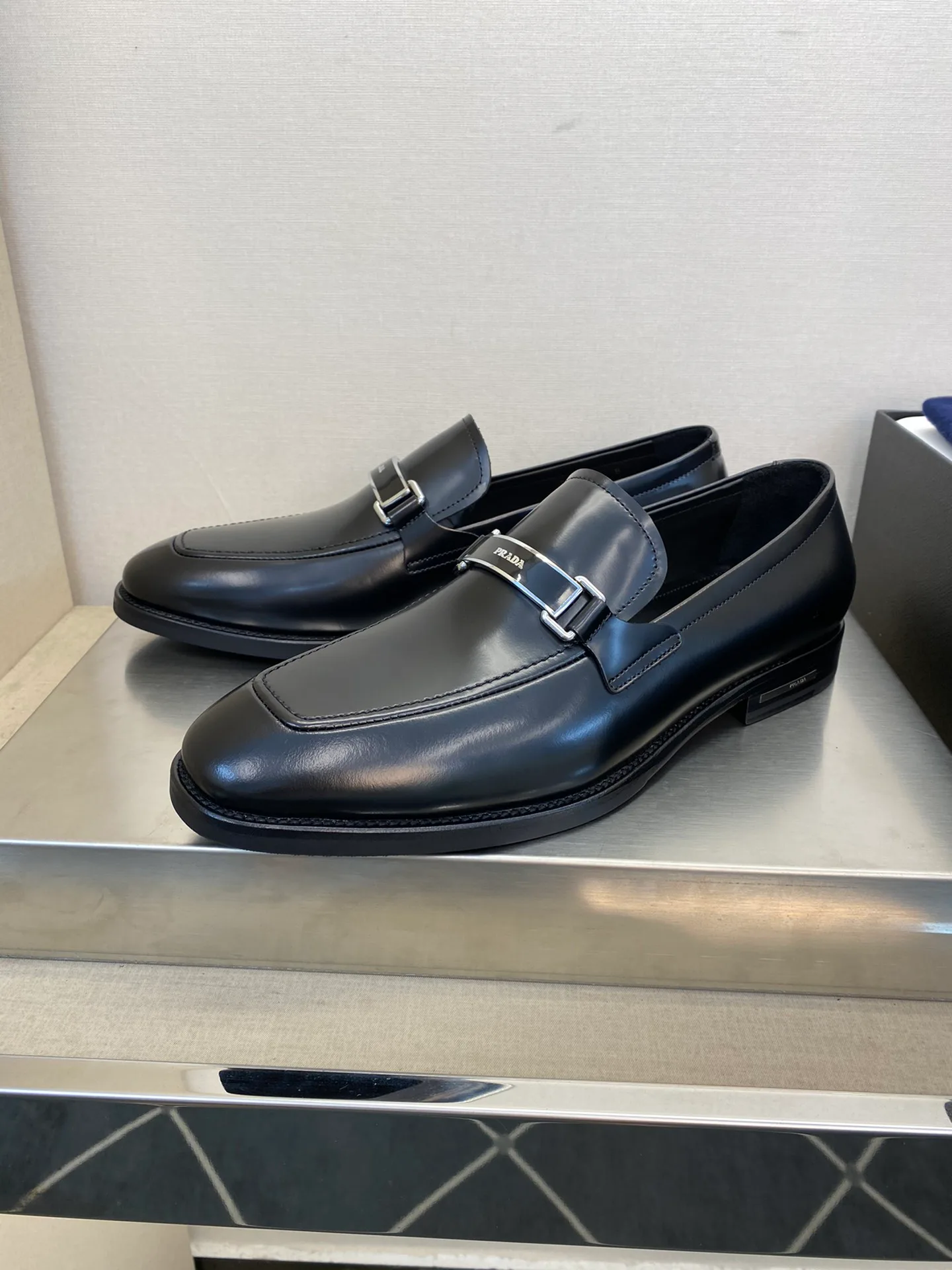 Men's Loafers And Dress Shoes PRADA 18079113