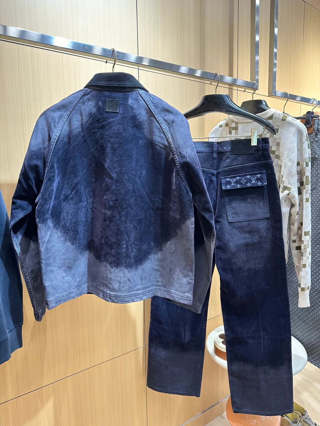 Men's Jackets And Down Jackets LOUIS VUITTON 17813125
