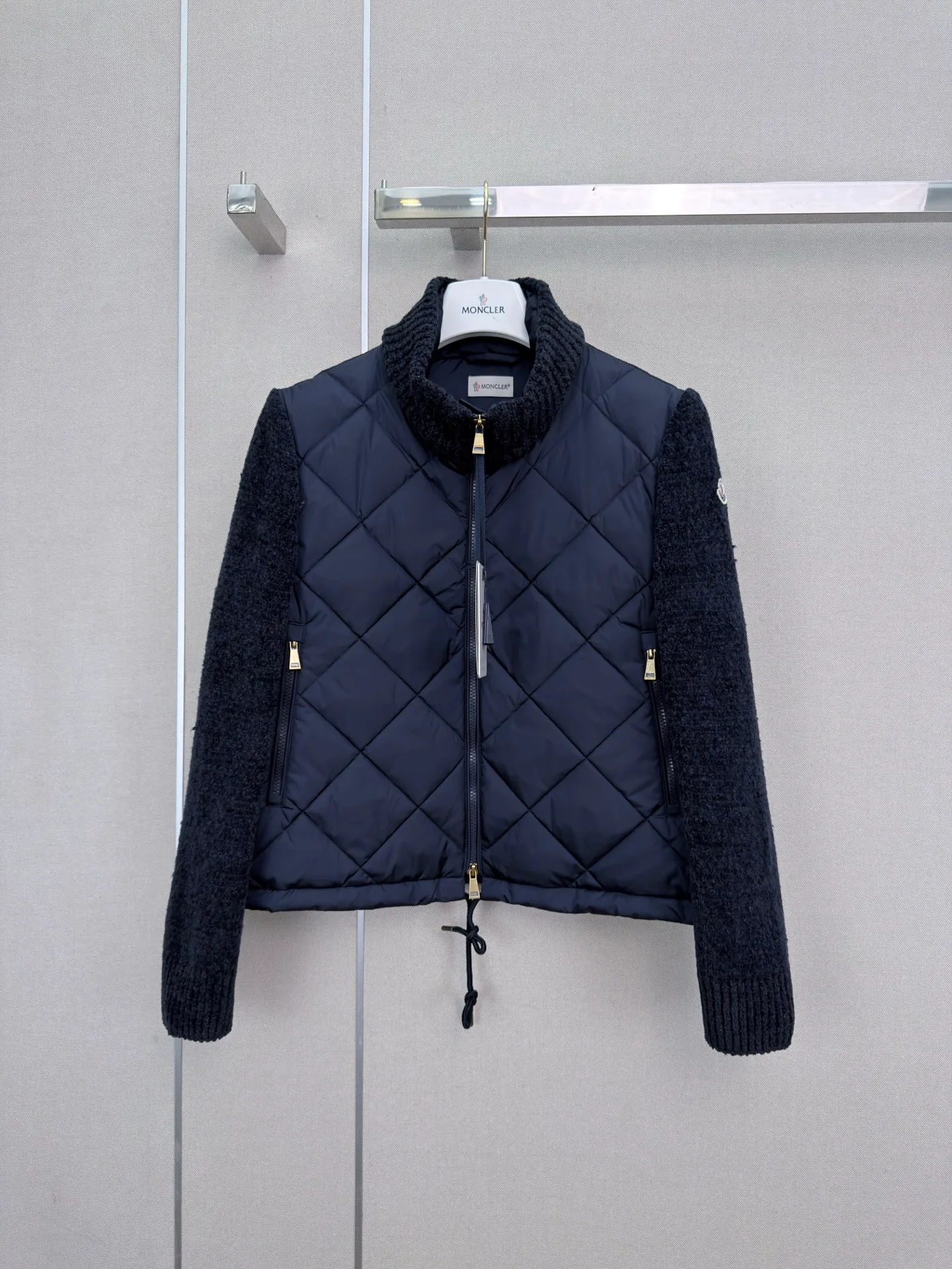 Women's Jackets And Down Jackets MONCLER 18203545