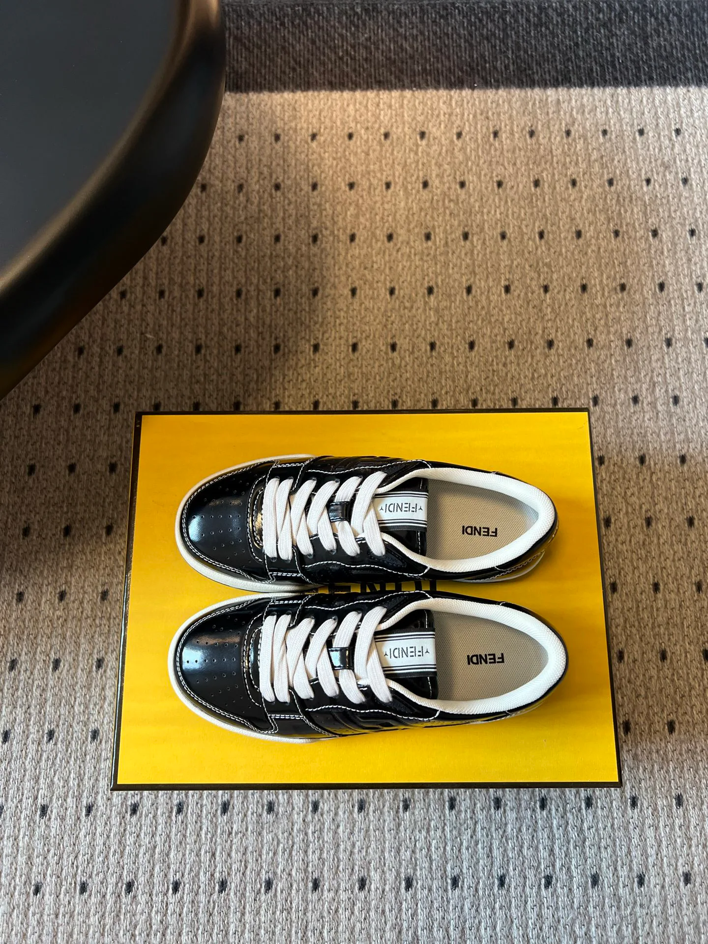 Women's Sneakers FENDI 17696177