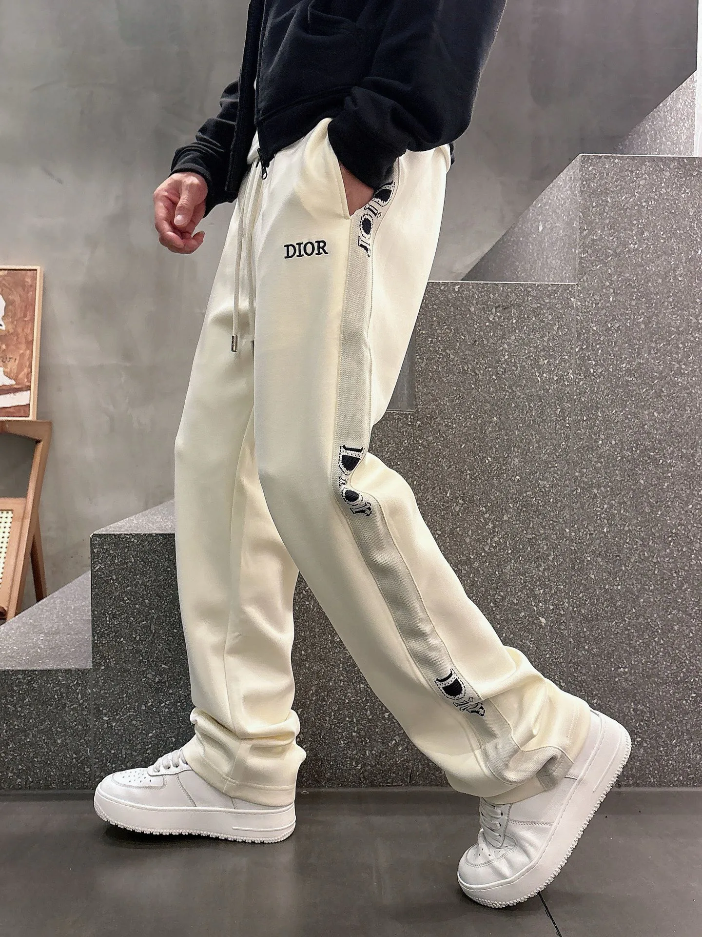 Брюки Мужские Christian Dior 18596839