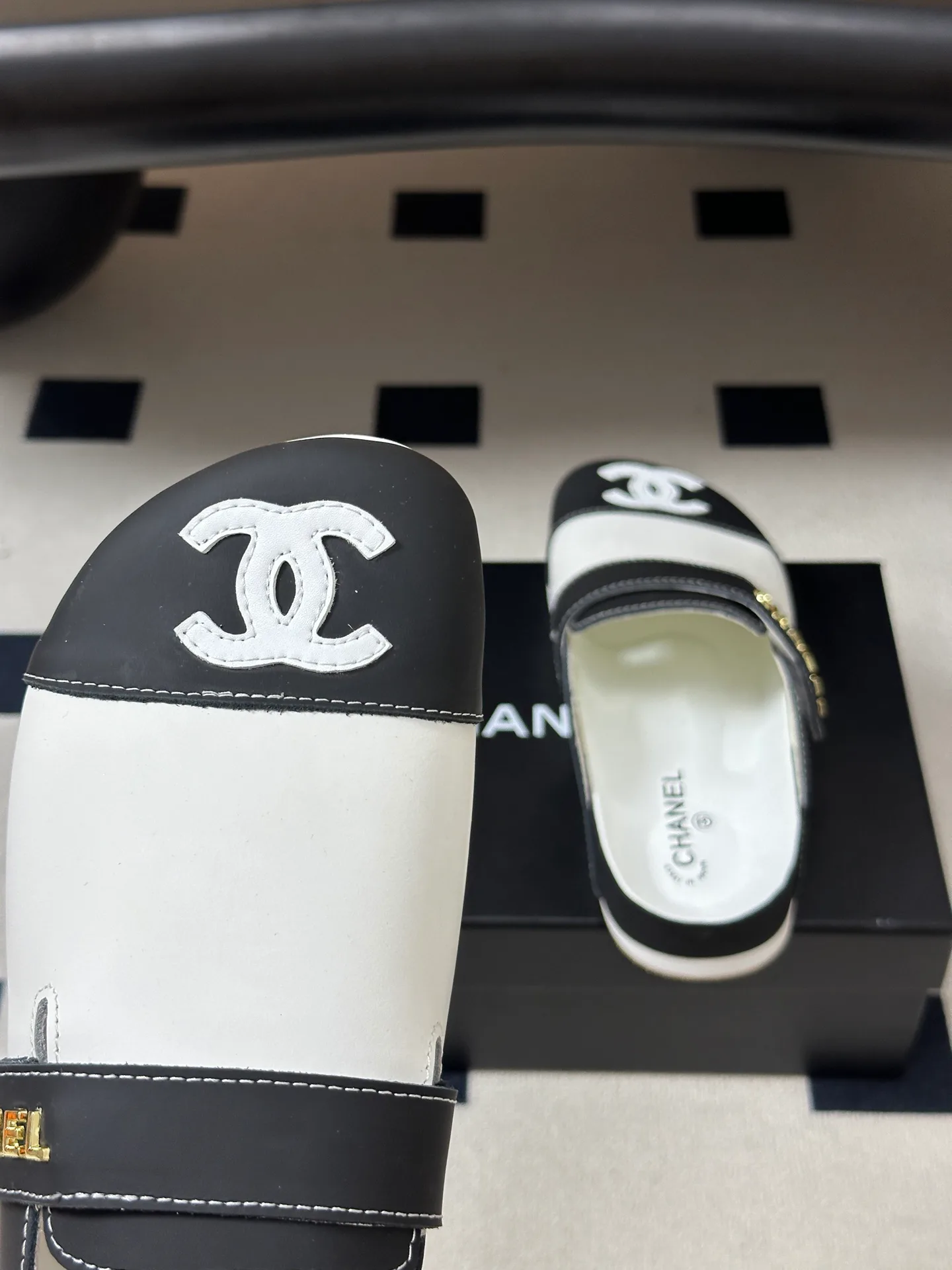 Women's Mules And Clogs CHANEL 17830295