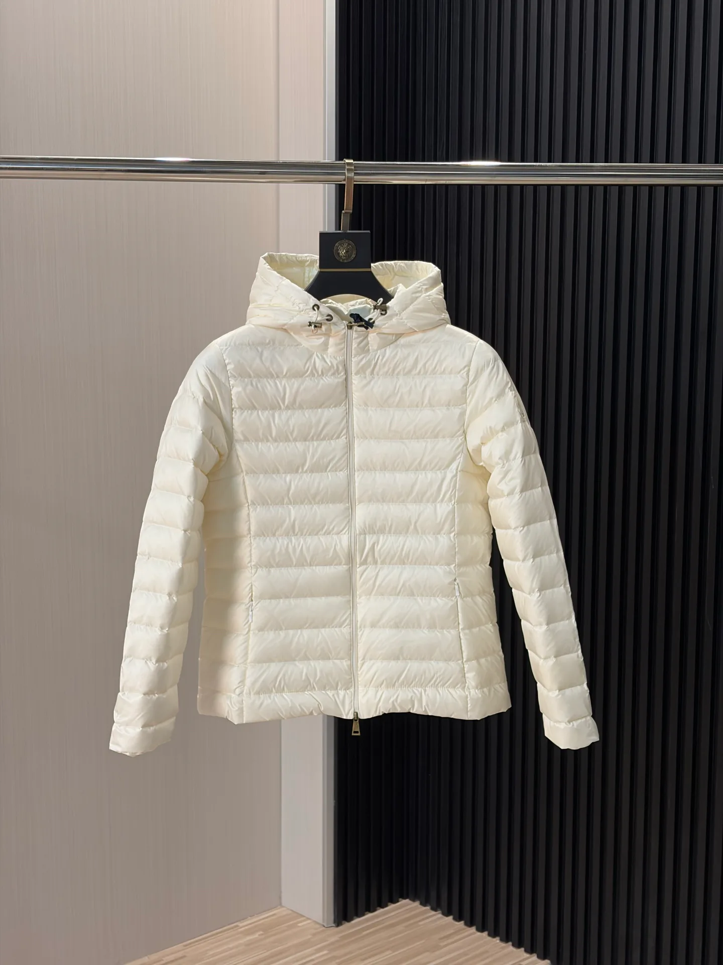 Men's Jackets And Down Jackets MONCLER 18231136