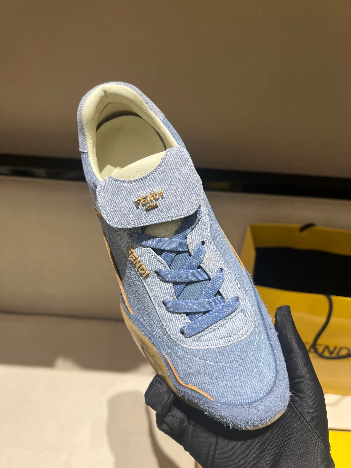 Women's Sneakers FENDI 18020719
