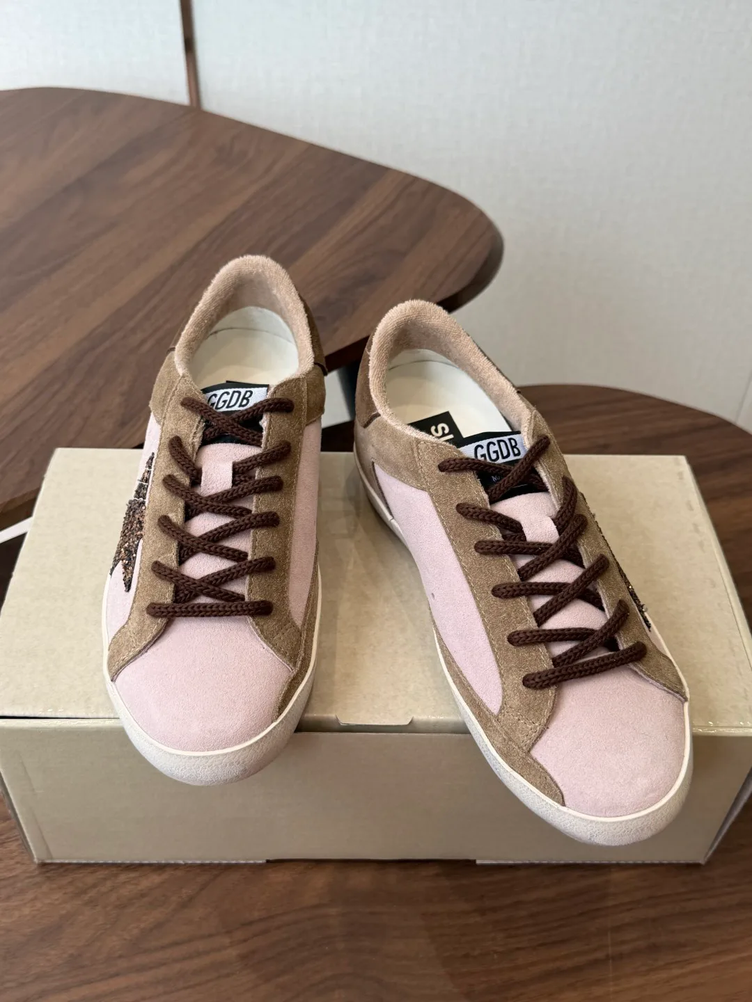 Women's Sneakers GOLDEN GOOSE 18146570