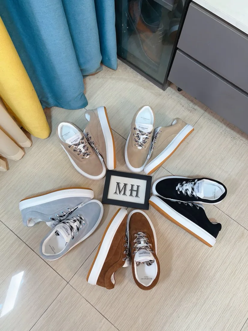 Women's Sneakers GIVENCHY 18417399