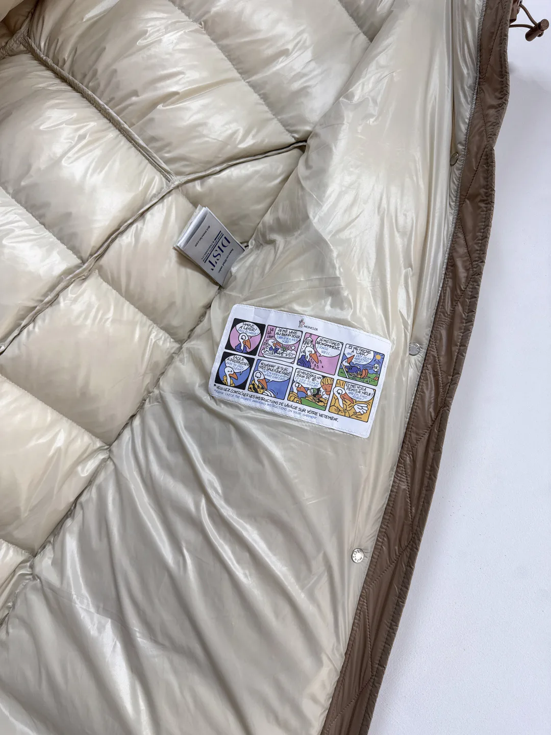 Women's Jackets And Down Jackets MONCLER 17810364