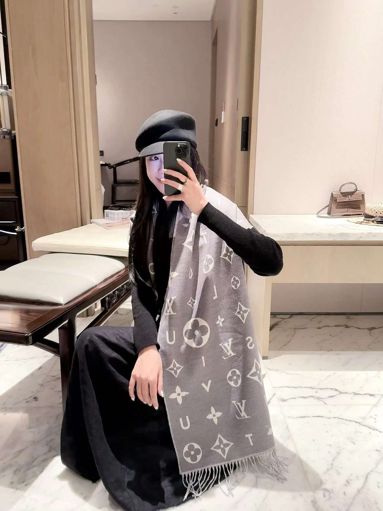 Scarves LOUIS VUITTON 18377562