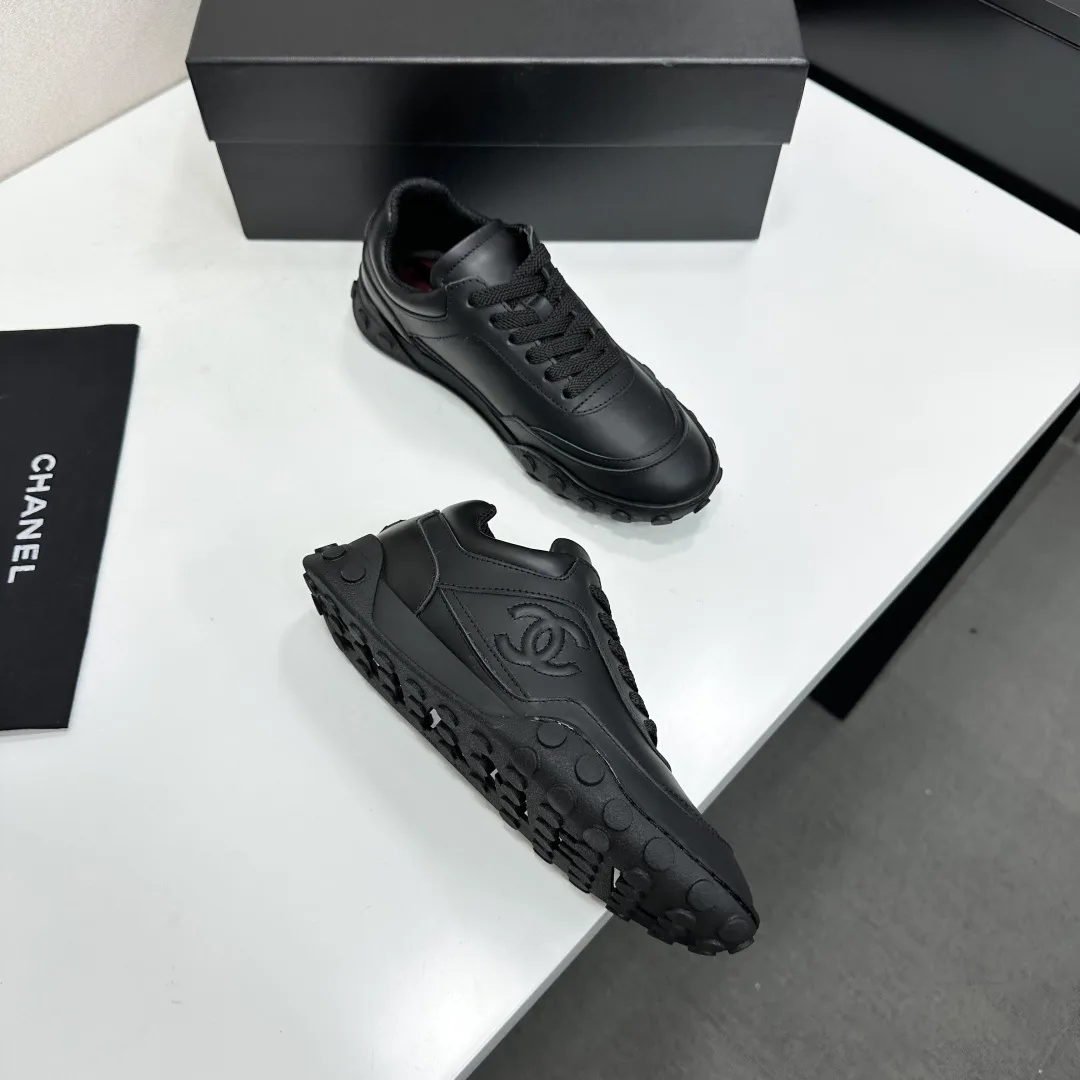 Women's Sneakers CHANEL 18025582