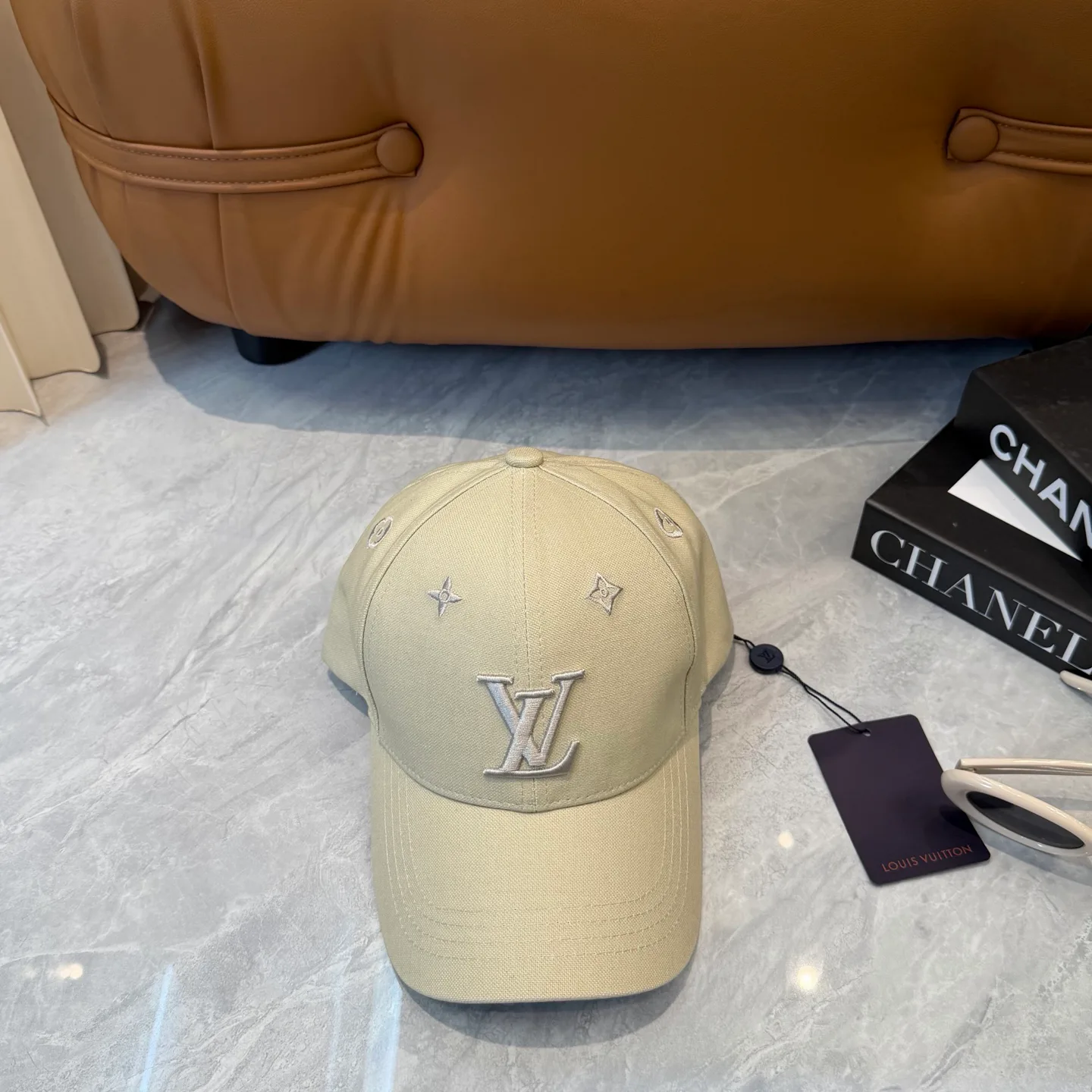 Hats LOUIS VUITTON 17467589