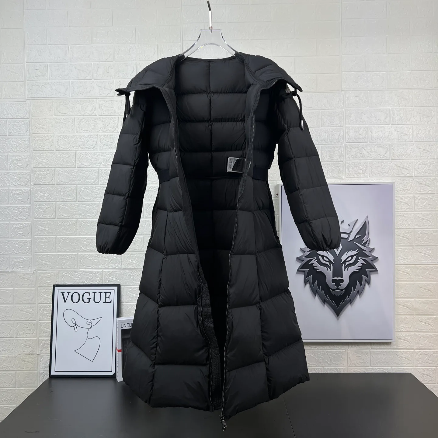 Women's Jackets And Down Jackets MONCLER 18326204