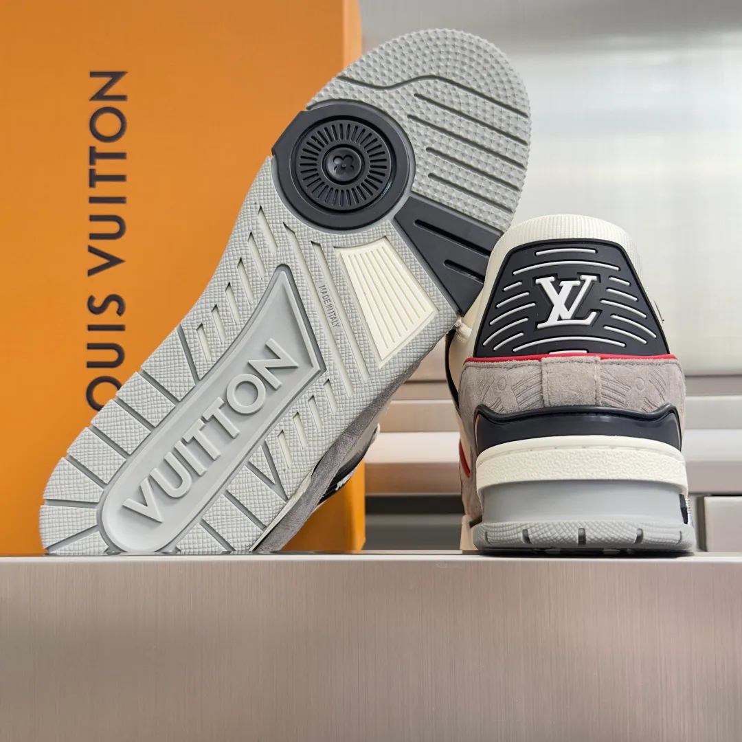 Men's Sneakers LOUIS VUITTON 17950311