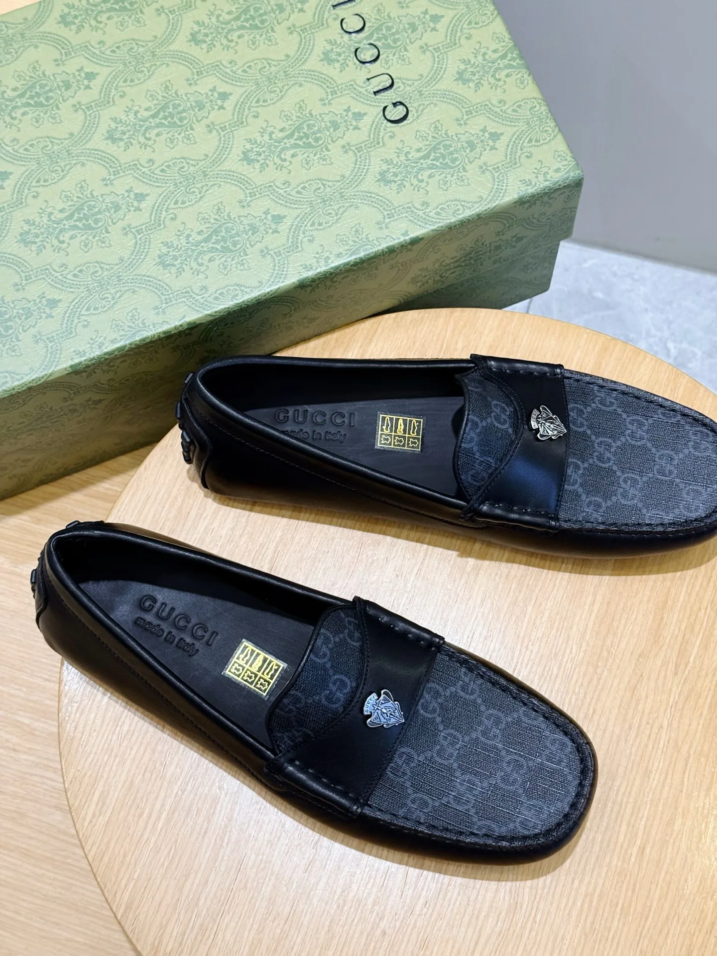 Men's Loafers And Dress Shoes GUCCI 18101429