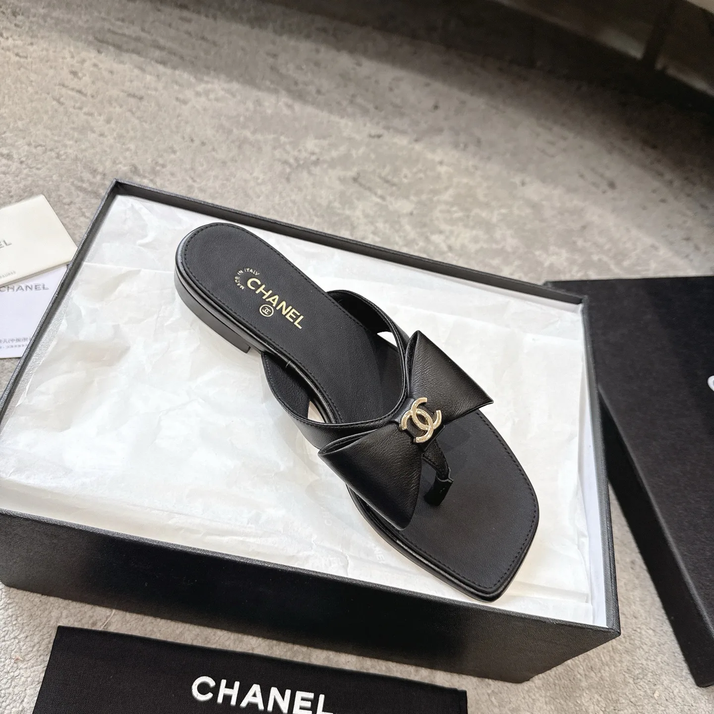 Women's Flip-Flops CHANEL 17572302