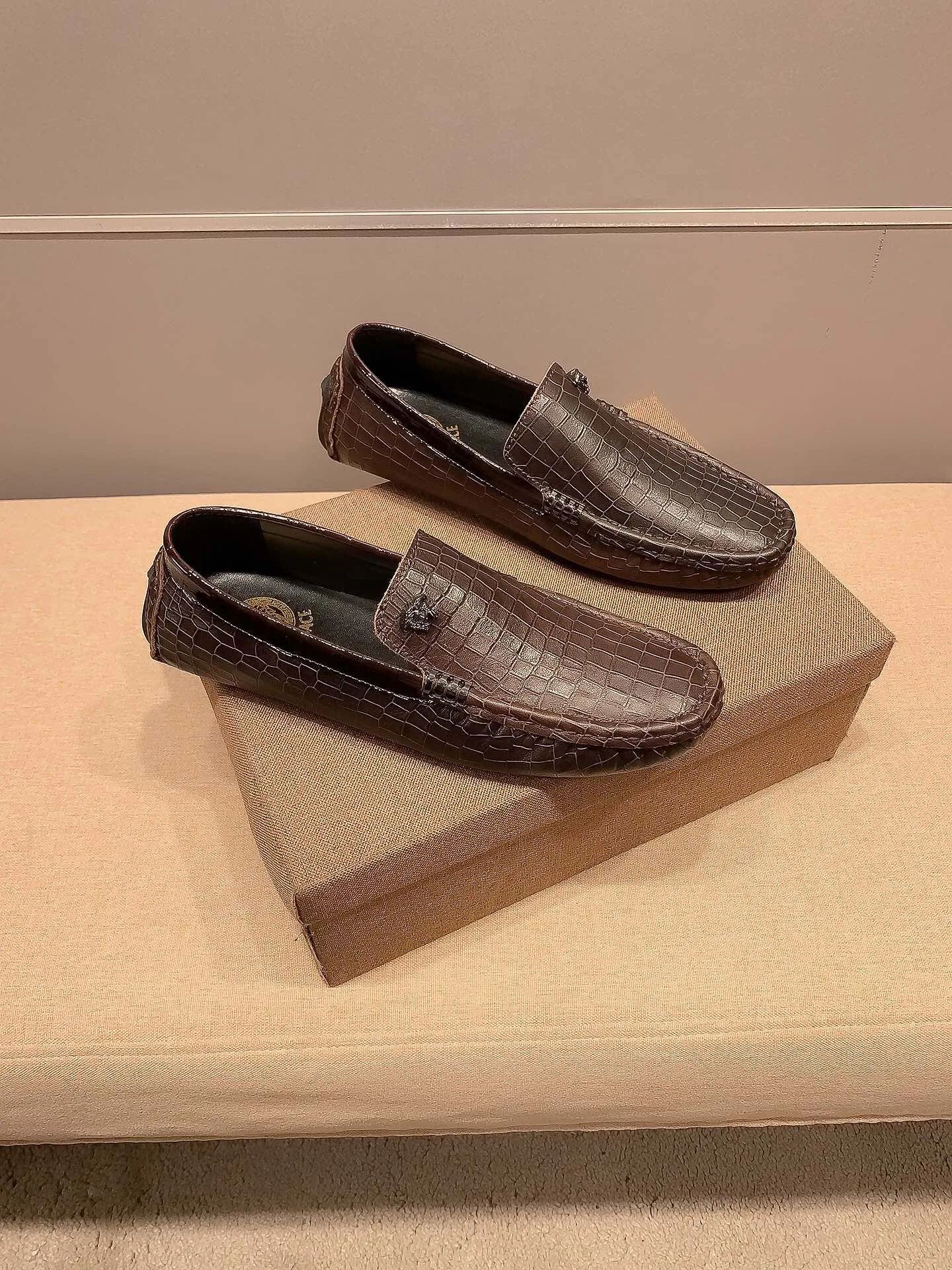 Men's Loafers And Dress Shoes VERSACE 18247709