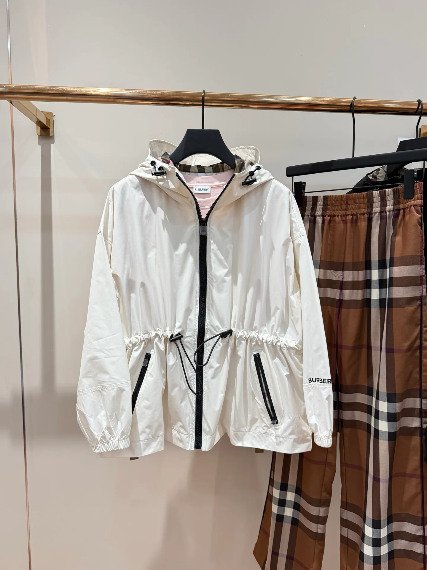 Women's Jackets And Down Jackets BURBERRY 17889944