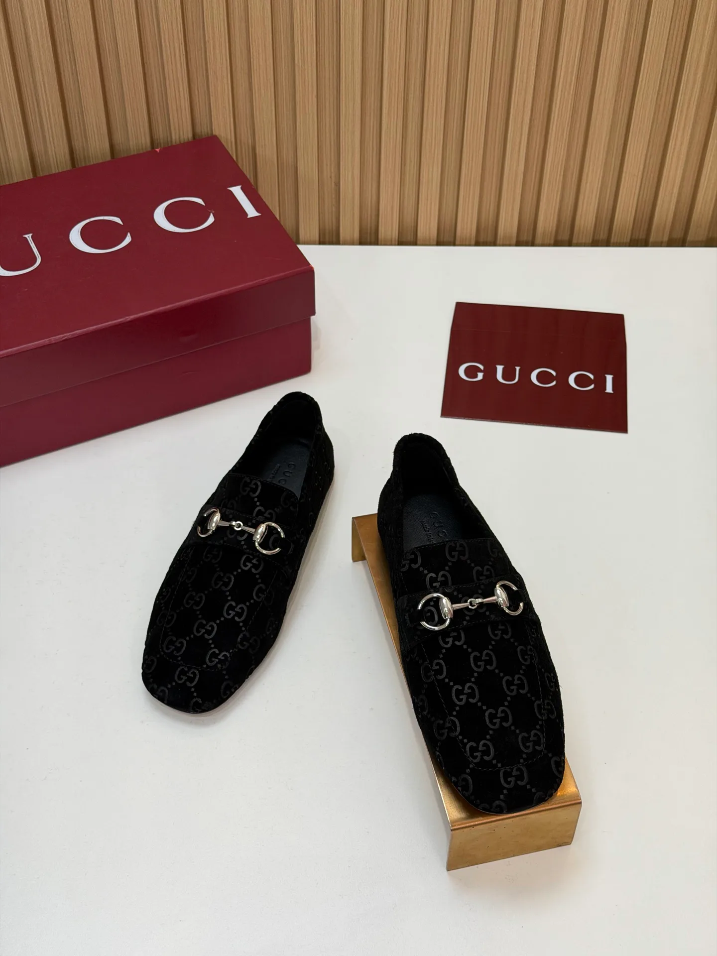 Women's Loafers And Moccasins GUCCI 18083807