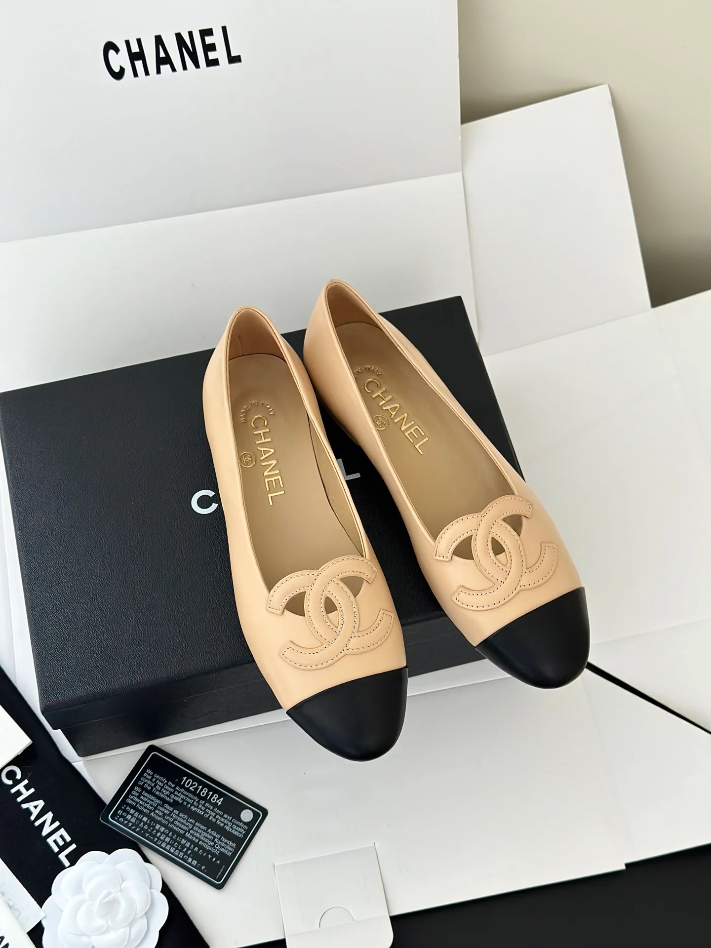 Women's Ballet Flats CHANEL 18143032