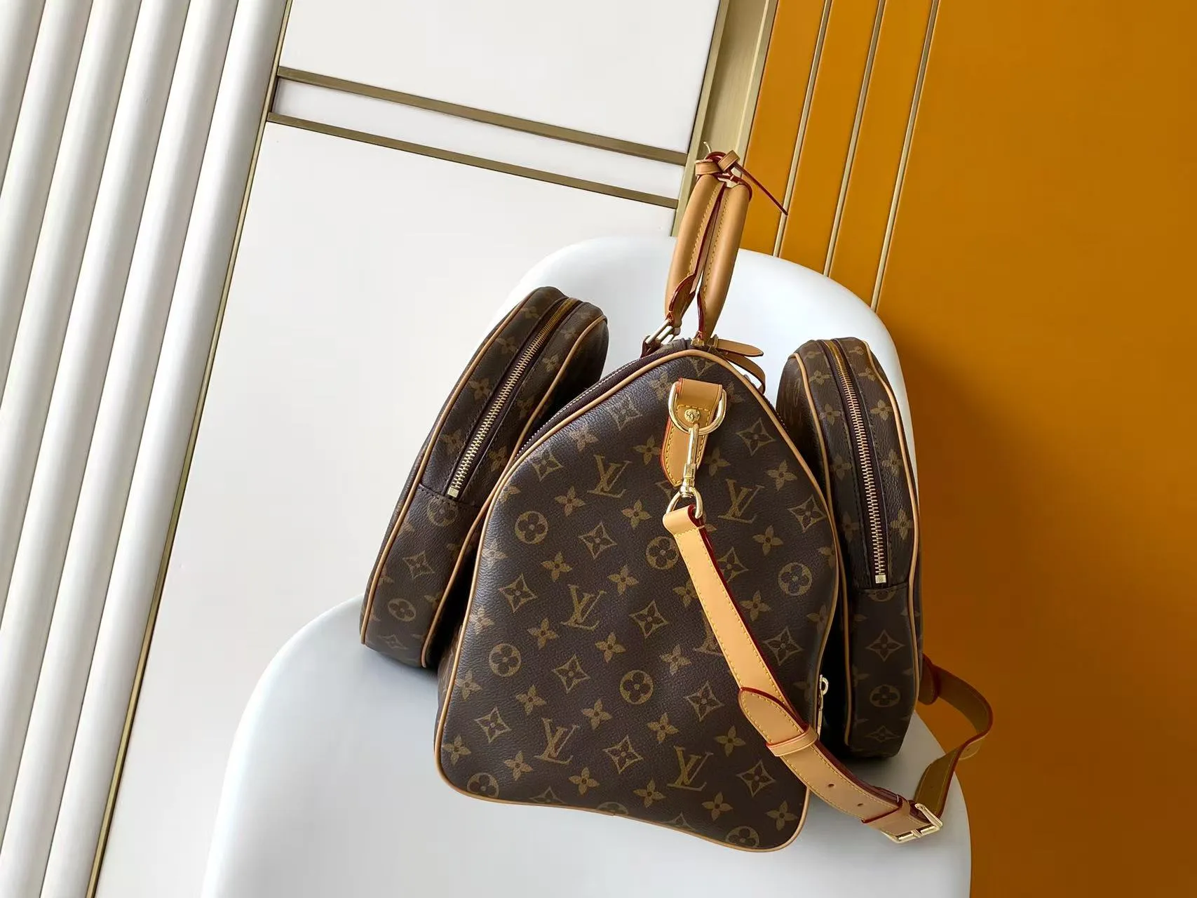 Women's Travel Bags LOUIS VUITTON 17948740