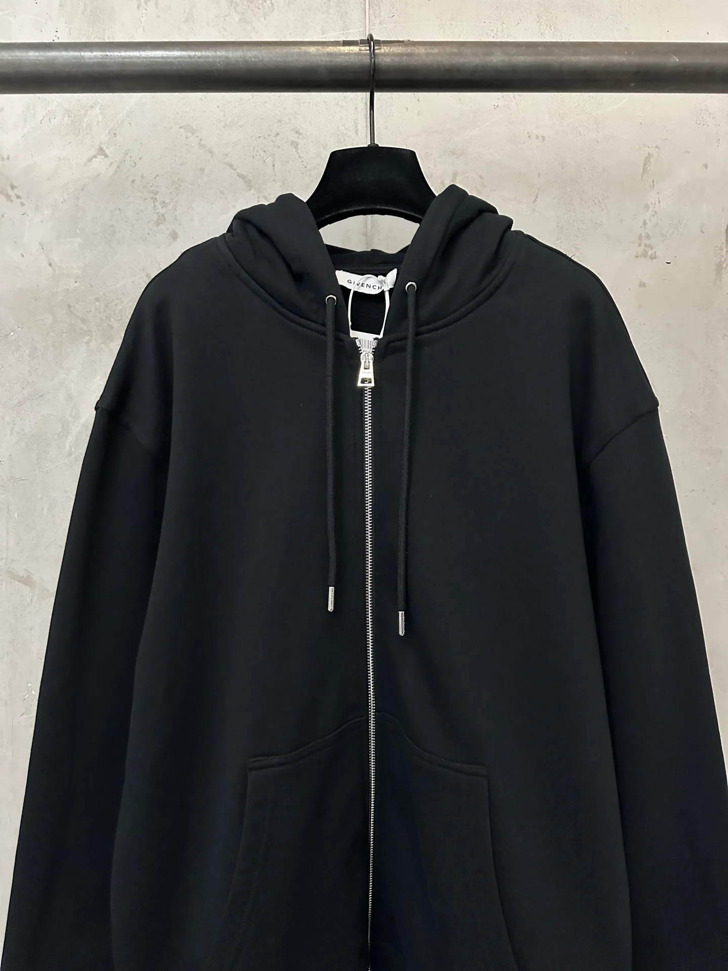 Men's Sweatshirts And Hoodies GIVENCHY 18179307