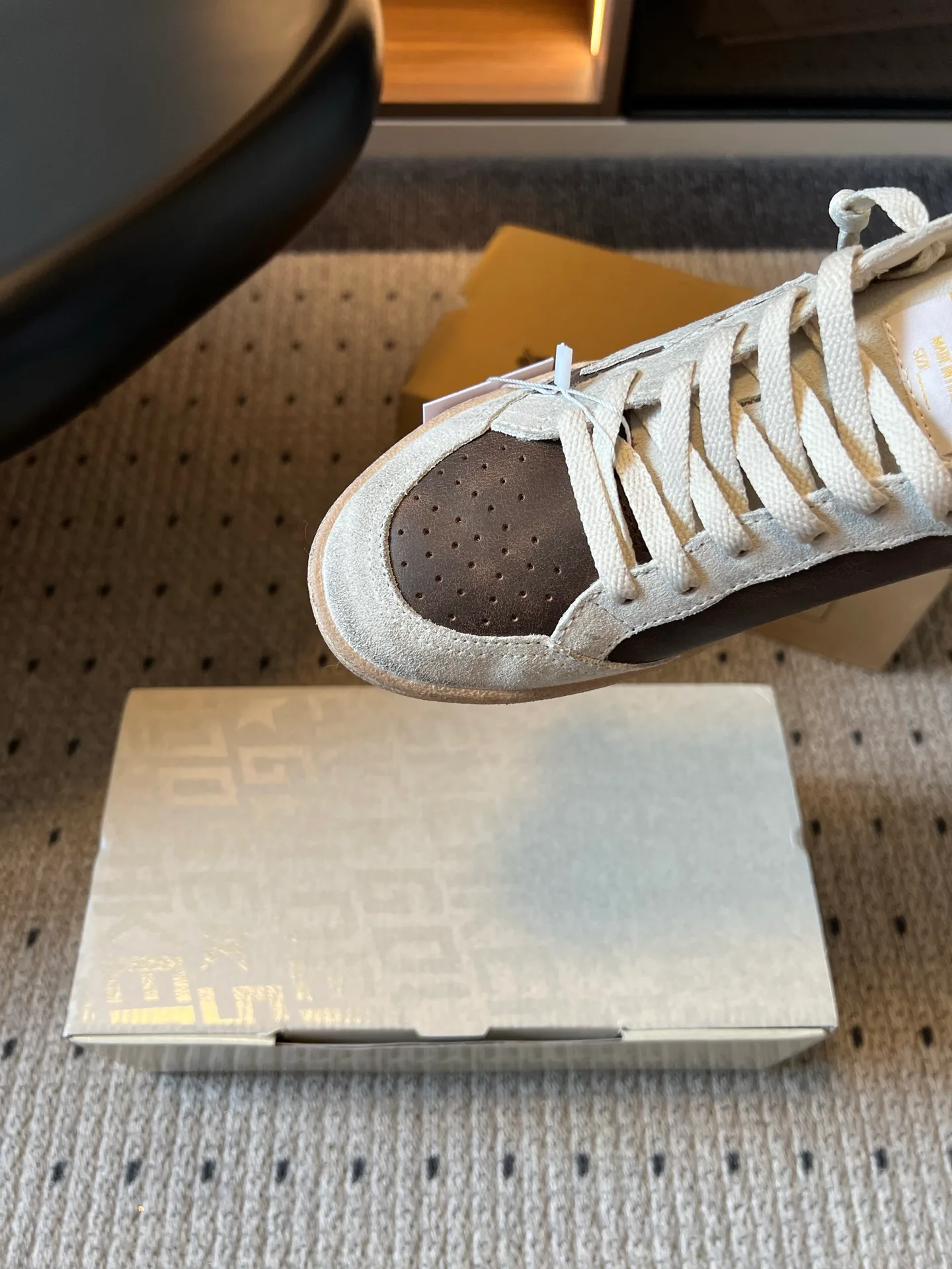 Women's Sneakers GOLDEN GOOSE 18137503
