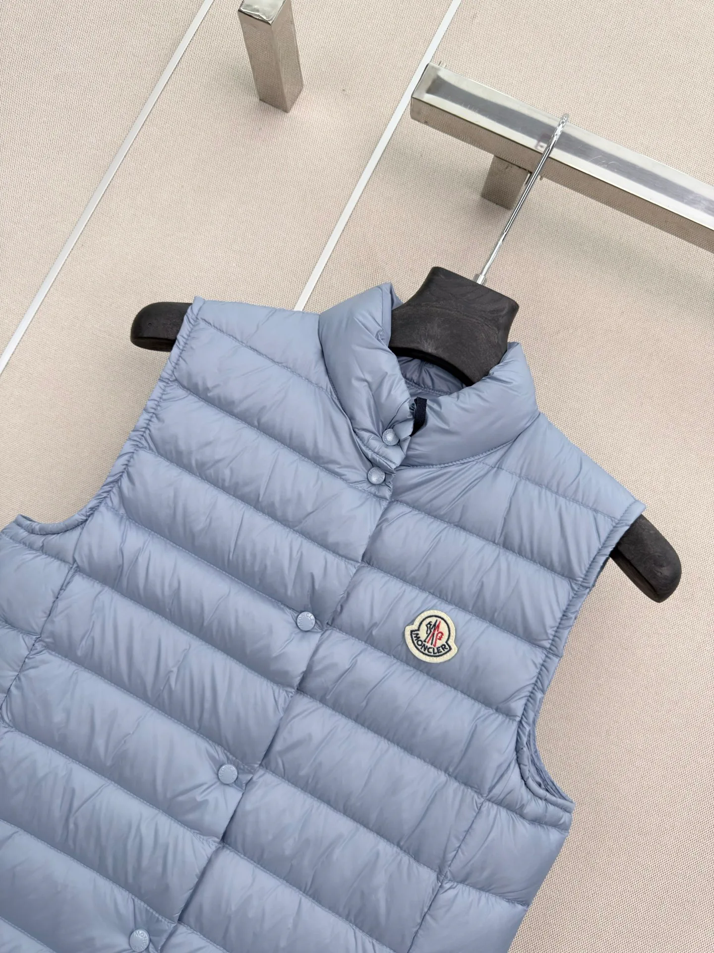 Women's Jackets And Down Jackets MONCLER 18108521