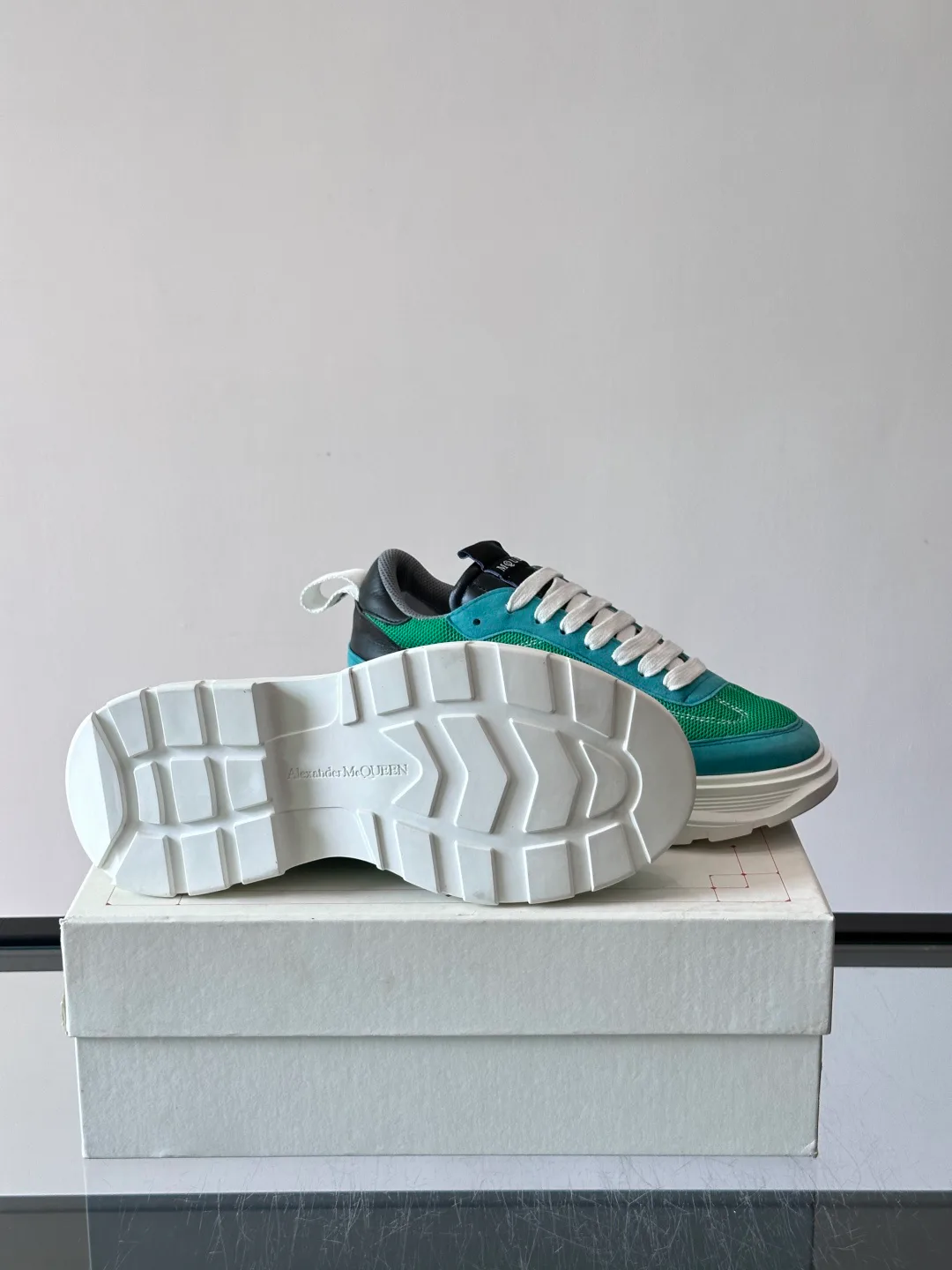 Women's Sneakers ALEXANDER MCQUEEN 17328784