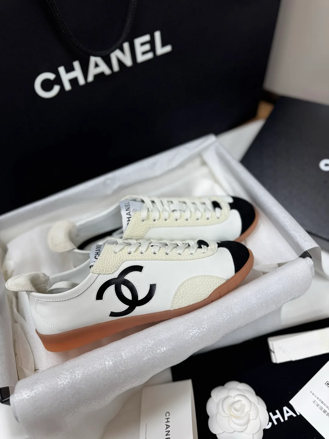 Women's Sneakers CHANEL 18223889
