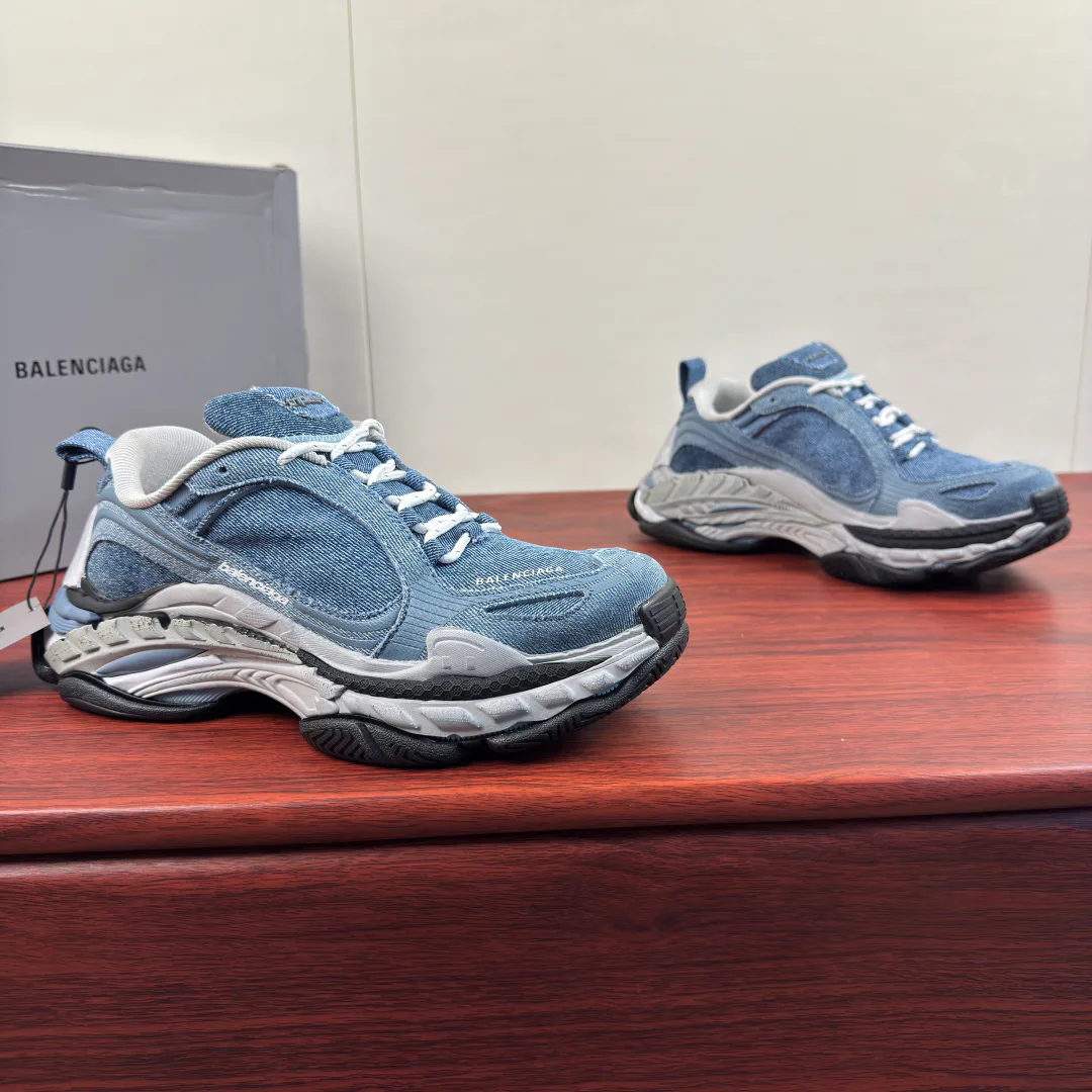 Women's Sneakers BALENCIAGA 18230795