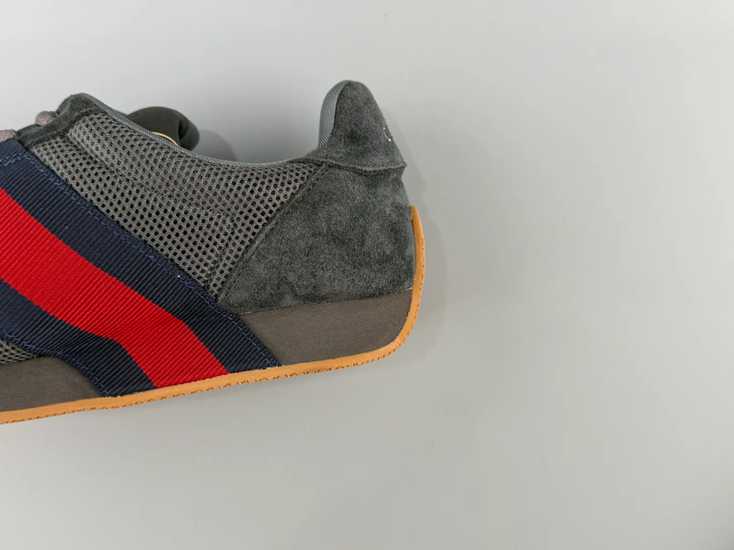 Women's Sneakers GUCCI 18552270
