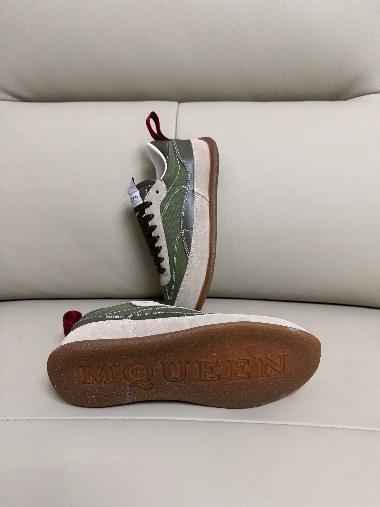 Кроссовки Женские Alexander Mcqueen 18616749