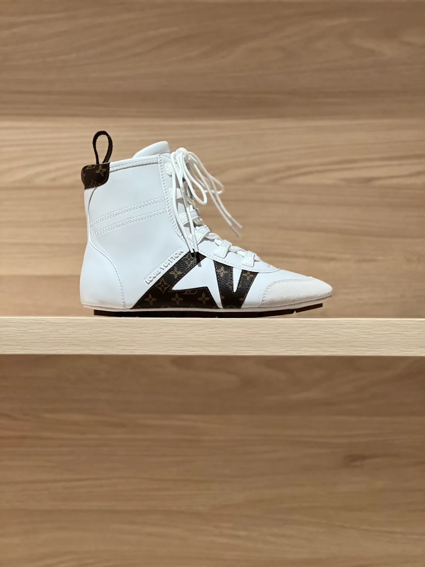 Women's Sneakers LOUIS VUITTON 18194173