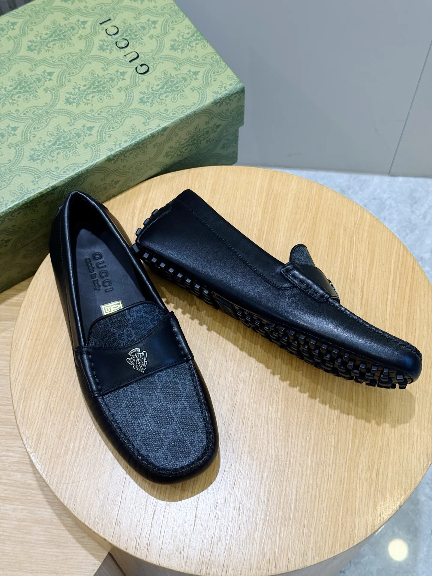 Men's Loafers And Dress Shoes GUCCI 18101429